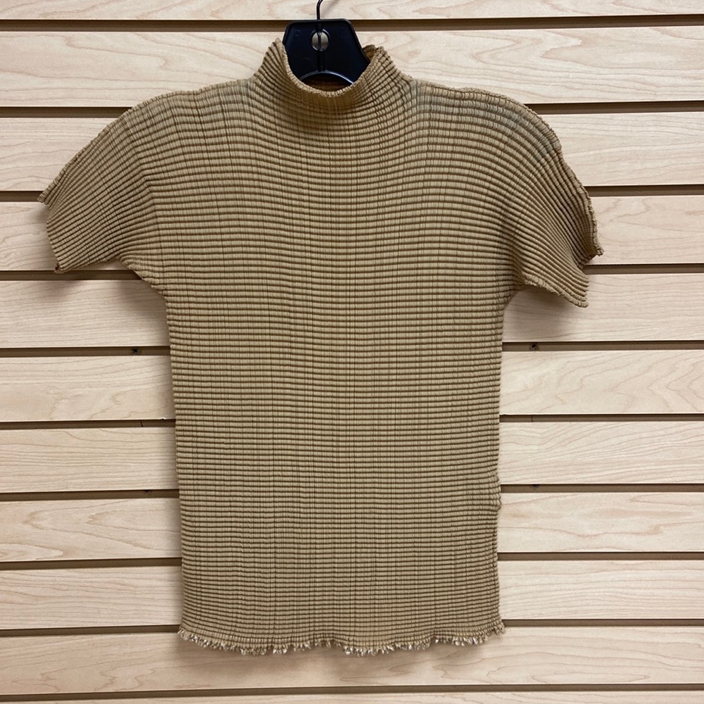 Issey Miyake women top made in Japan Stretches to size XL